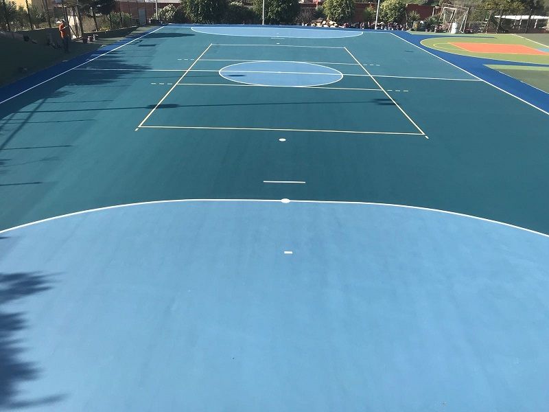 Cómo rehabilitar pistas deportivas de caucho prefabricado