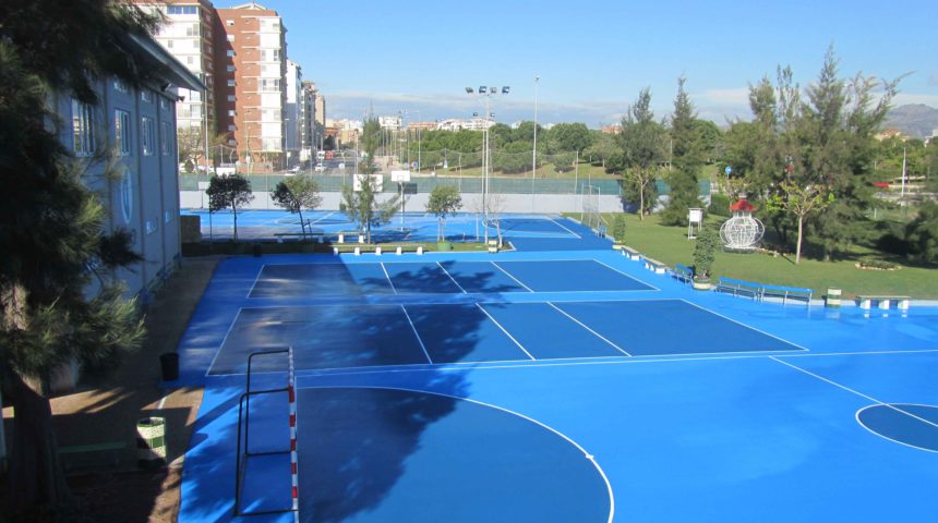 4 pistas polideportivas en el Colegio Ramiro Izquierdo de Castellón