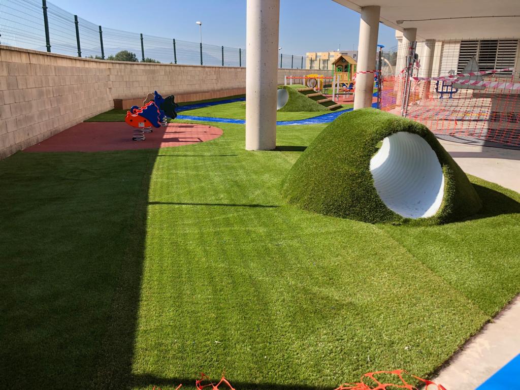 El mejor recreo con césped Compograss