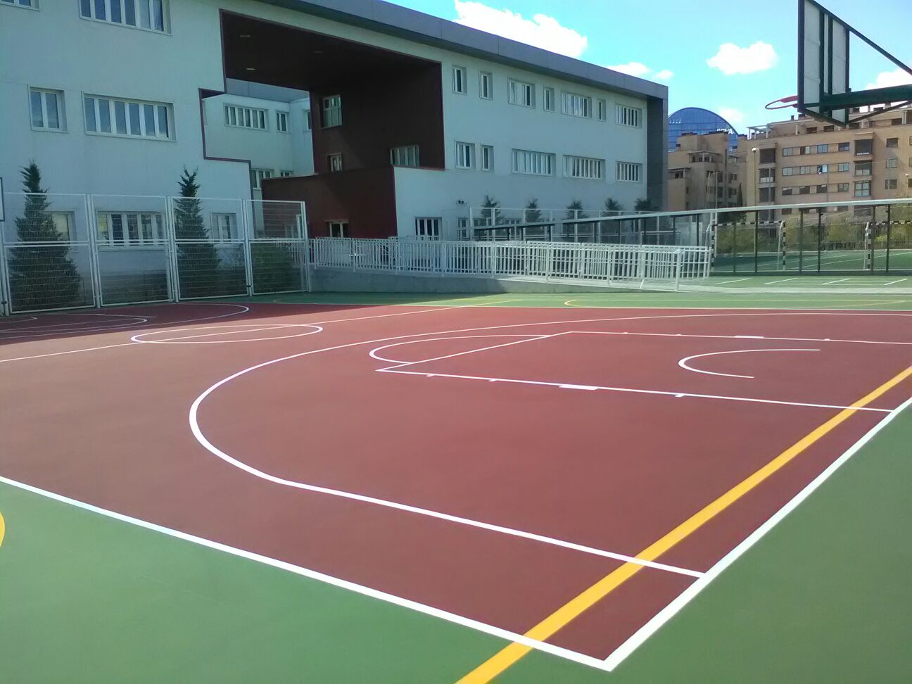 Pista en Villalba de Saserra. – Sistema Sportplus sobre hormigón